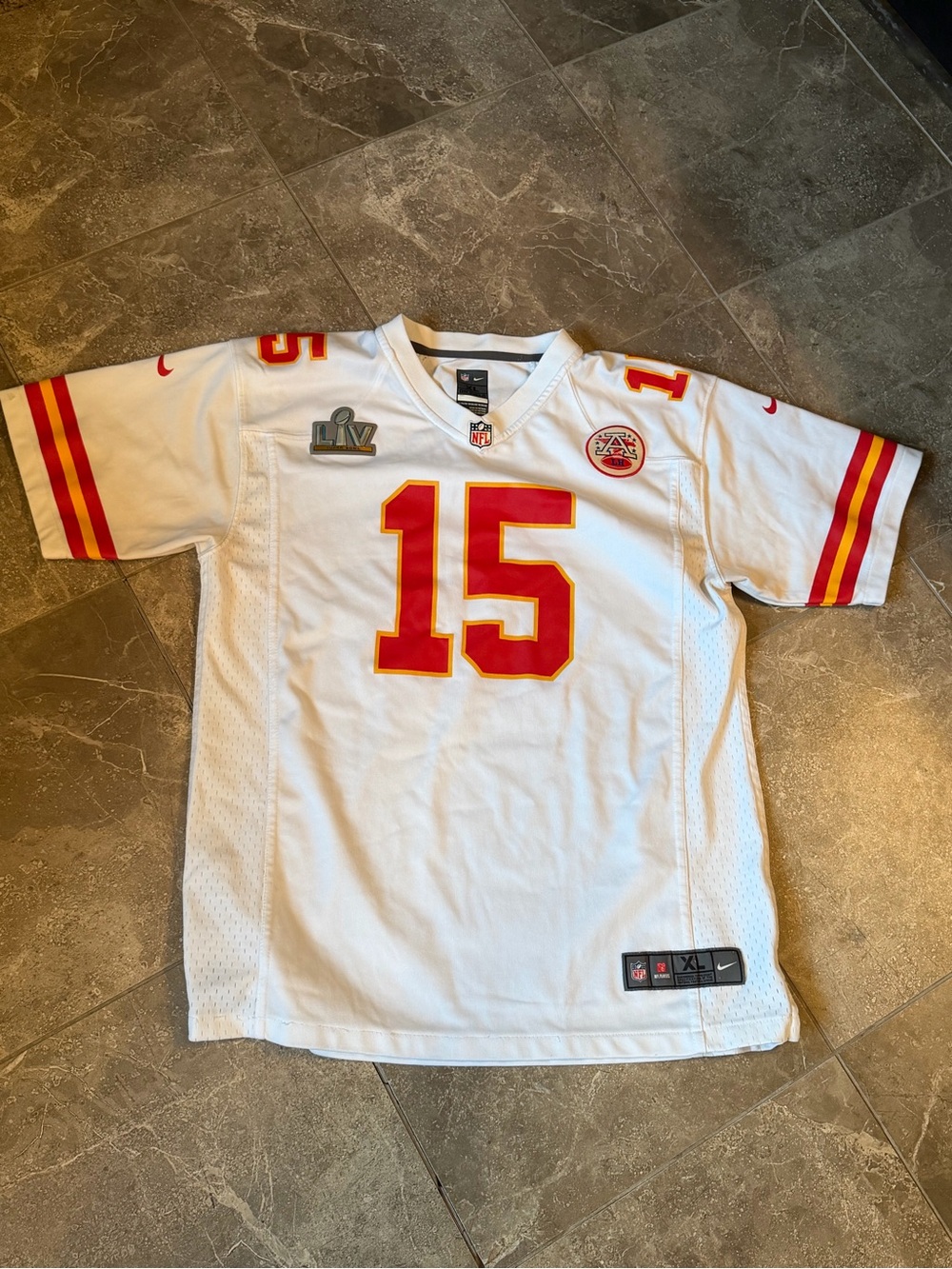 NFL White and Black On-Field XL Nike Jersey Tag Detail Mahomes